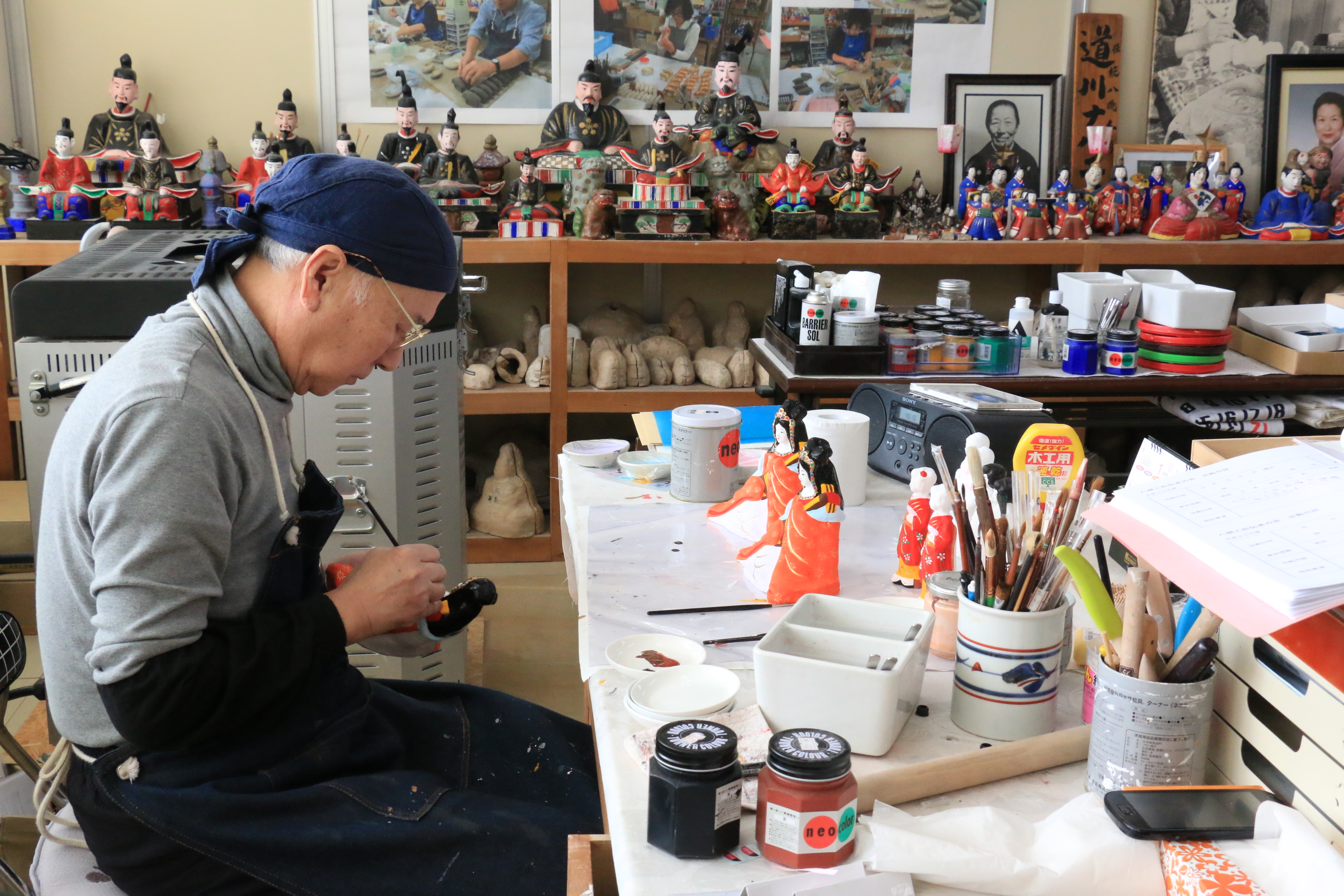 亀岡市八木町の梅林で人形に孤独つて素敵とつぶやく人 亀岡市八木町の梅林で人形に孤独つて素敵とつぶやく人 亀岡市八木町の